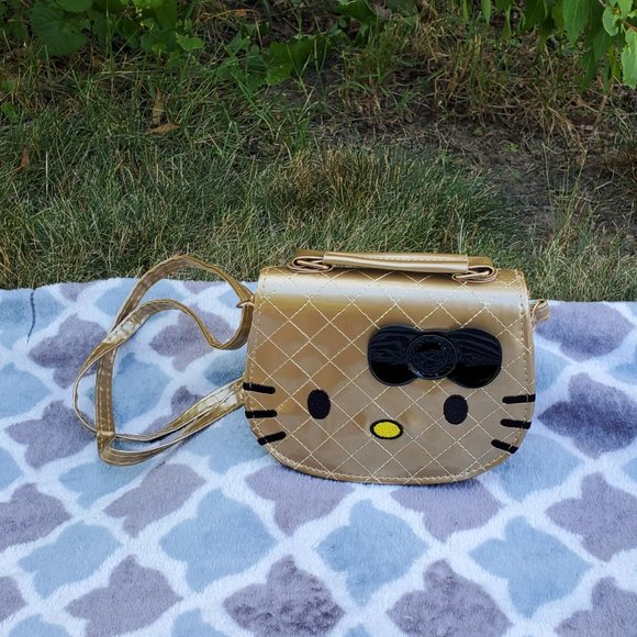 Hello Kitty Gold Faux Quilted leather Mini Bag - Picture 2 of 10